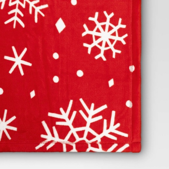 Wondershop Snowflake Printed Plush Throw Blanket Red - Picture 3 of 10